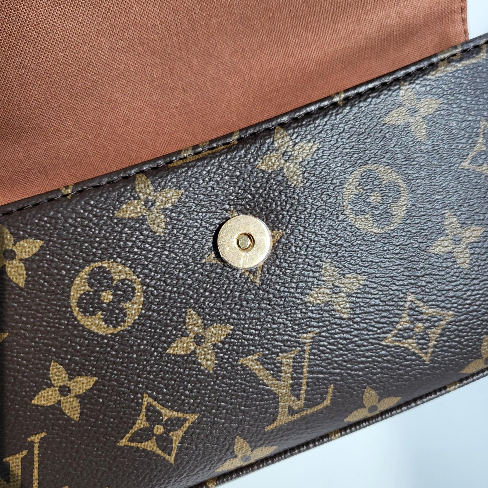 루이비통 아이비 WOC