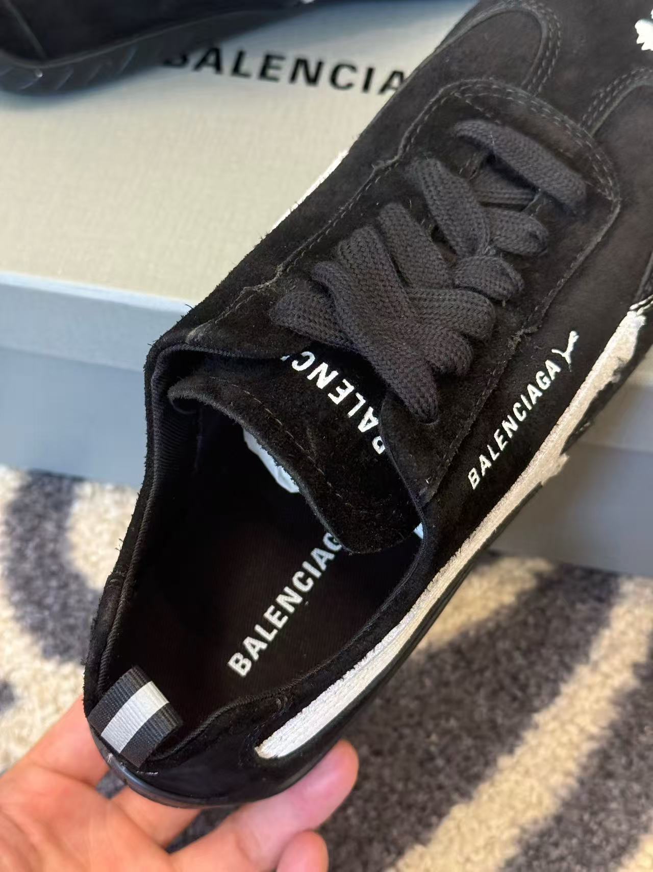 발렌시아가 x 푸마 스피드캣 스웨이드 블랙 화이트