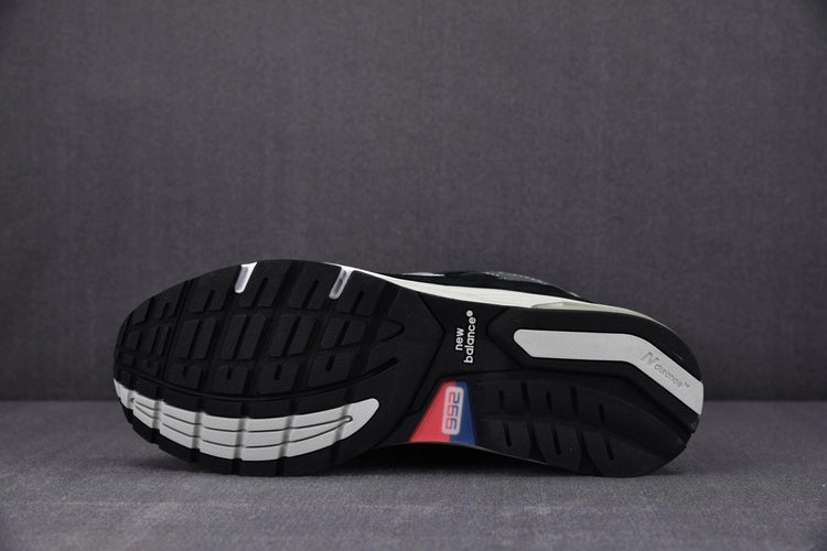 뉴발란스 992 메이드 인 USA 블랙 그레이