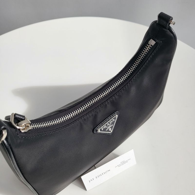 프라다 테수토 체인 호보백