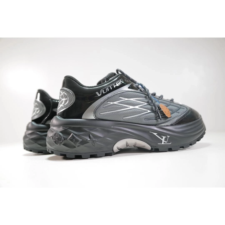 루이비통 디스커버리 레이스 업 그린 스니커즈