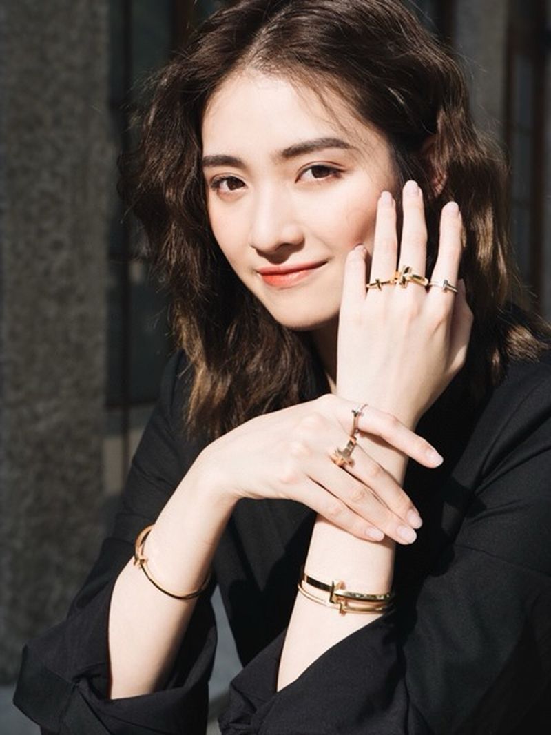 티파니 T1 네로우 파베 힌지드 브레이슬릿