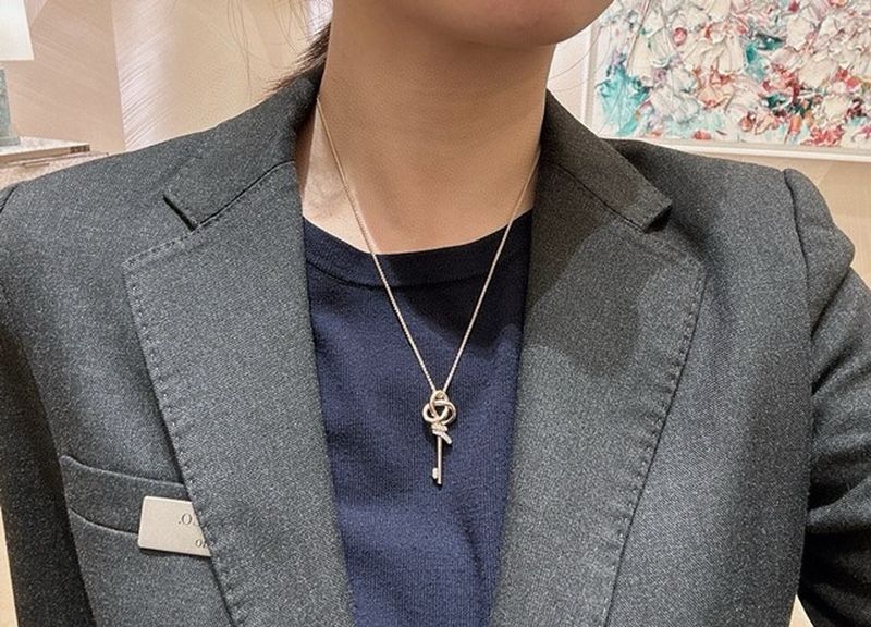 티파니 우븐 키 스몰 네크리스