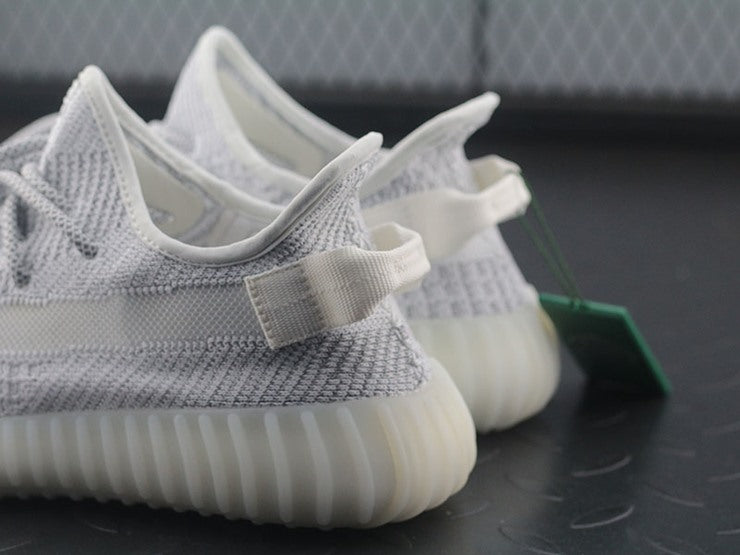 YEEZY 350 V2 스테틱