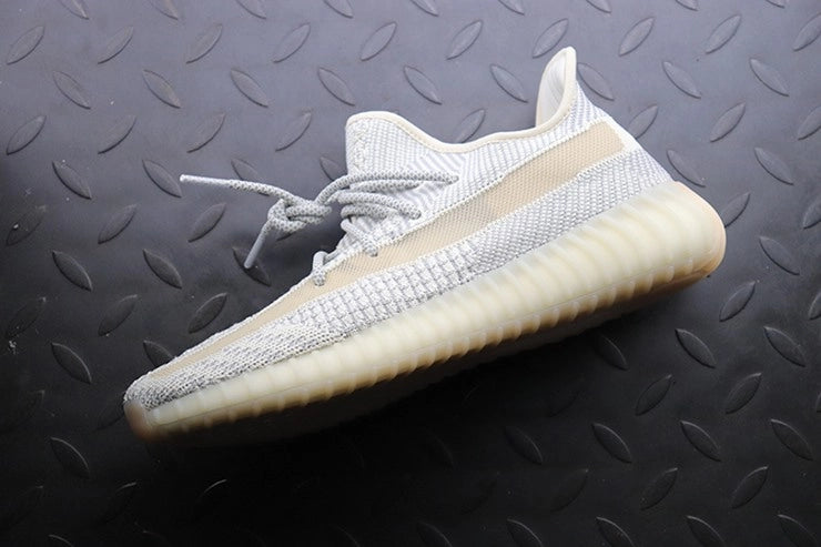 YEEZY 350 V2 룬드마크