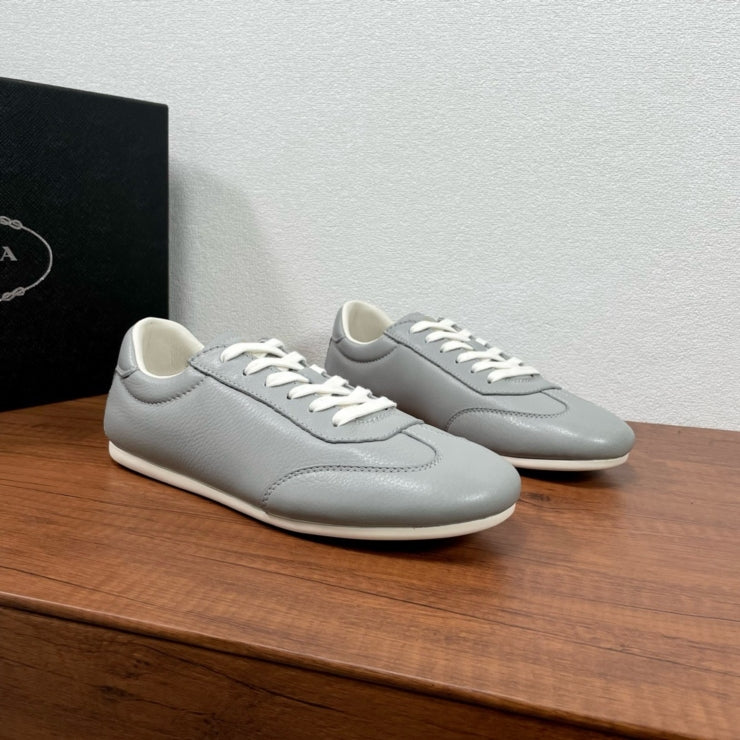 프라다 레더 스니커즈