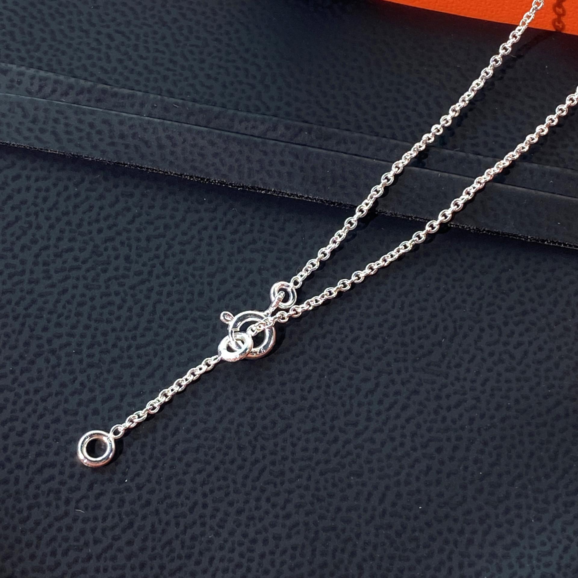 에르메스 파랑돌 샹달 목걸이