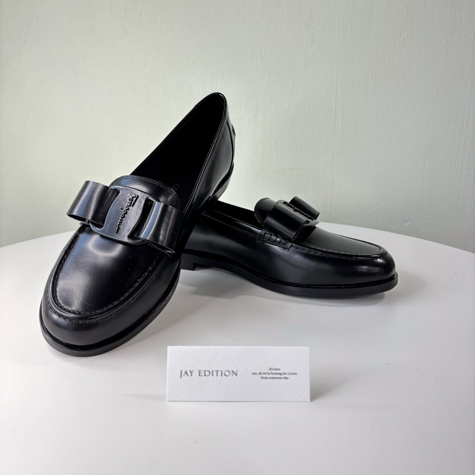 국내) 페레가모 비바 로퍼 / 블랙 37