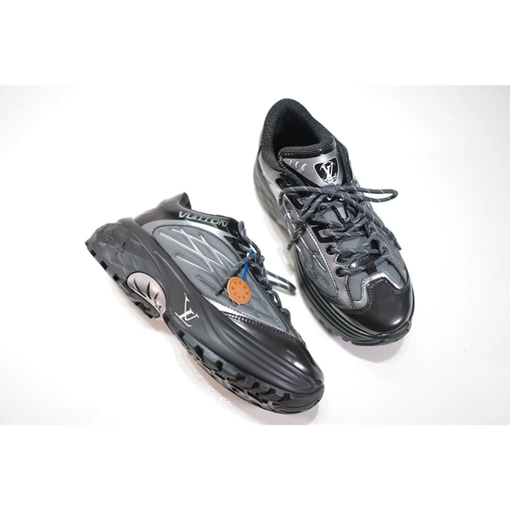 루이비통 디스커버리 레이스 업 그린 스니커즈