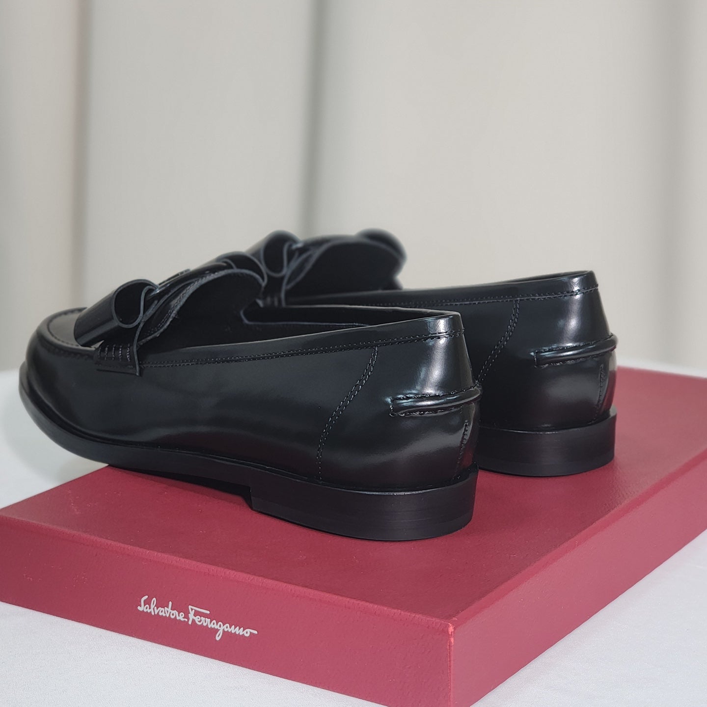 국내) 페레가모 비바 로퍼 / 블랙 37