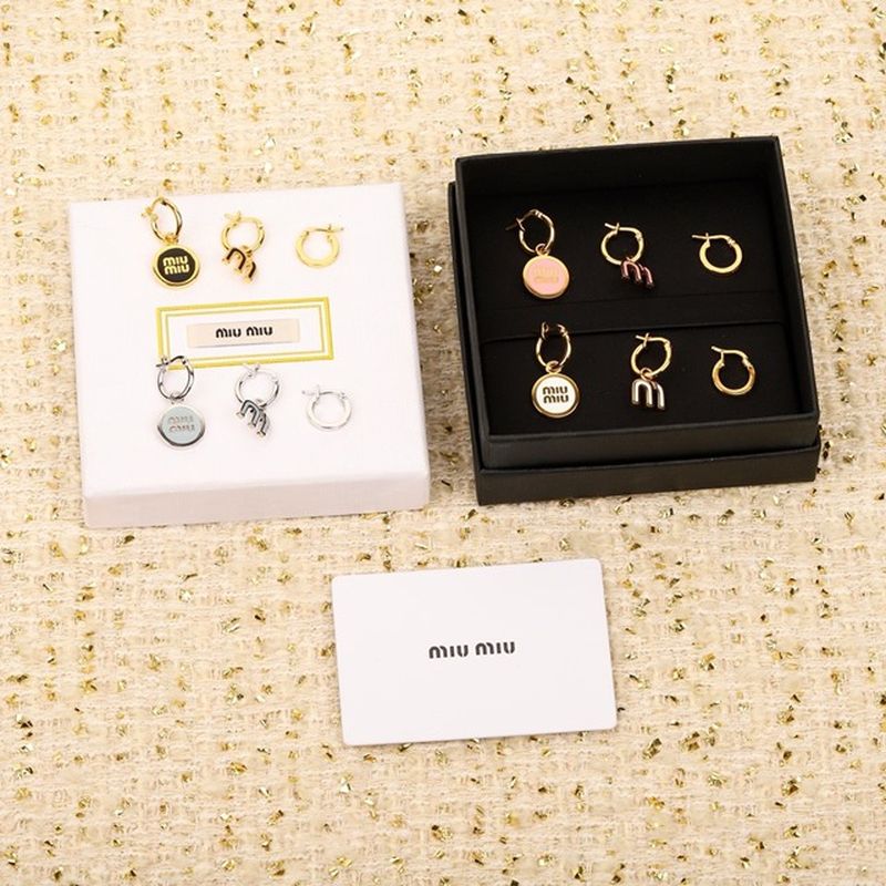 미우미우 귀걸이