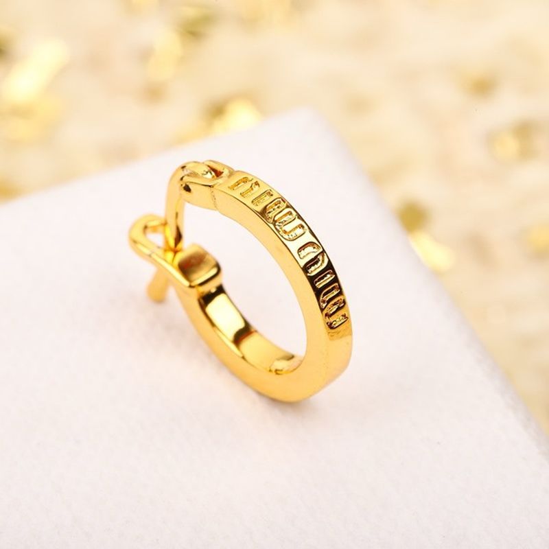 미우미우 귀걸이