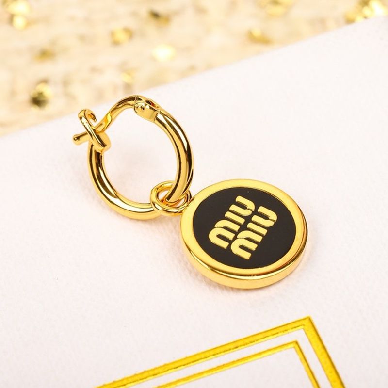 미우미우 귀걸이