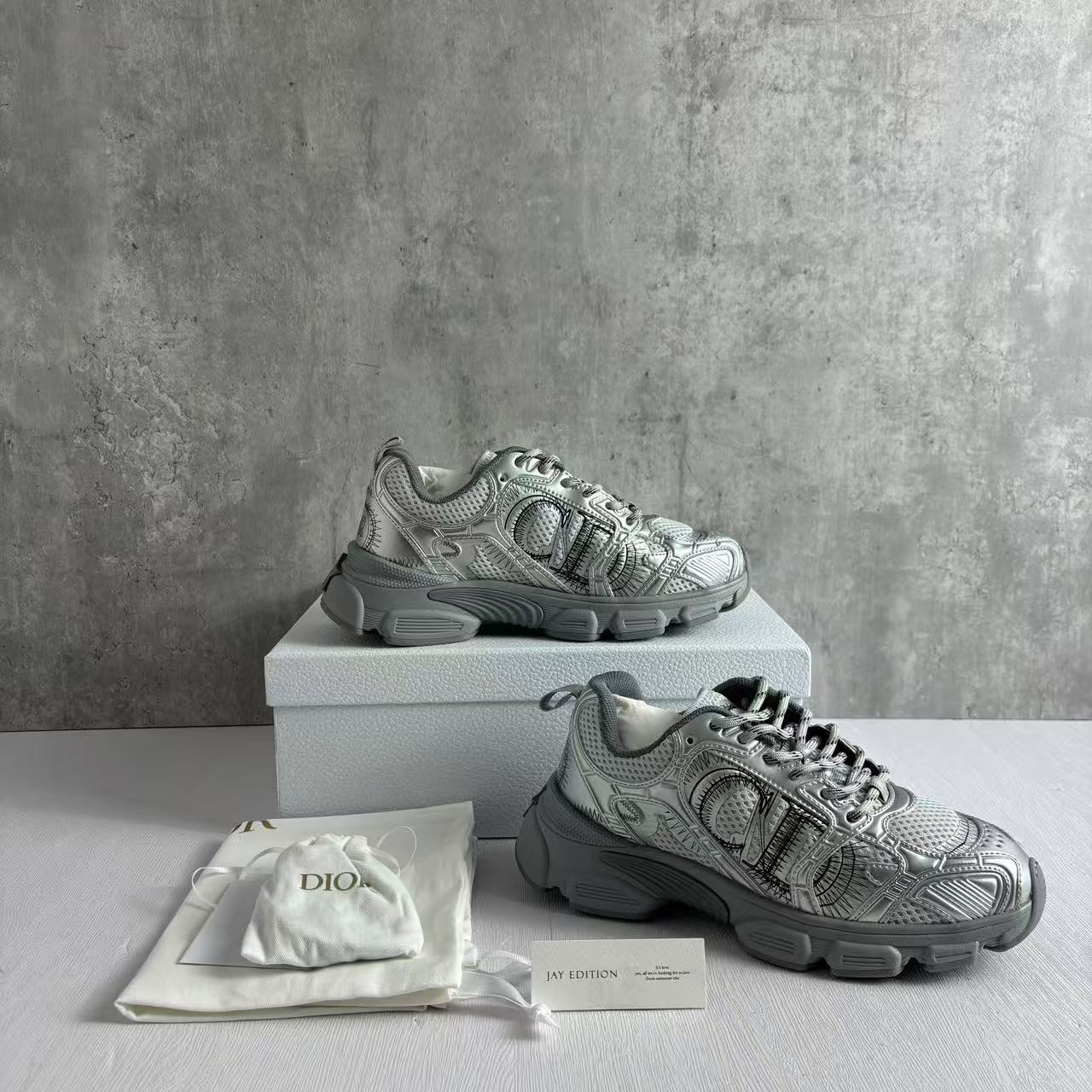 국내) 디올 크로노 스니커즈 / 실버  38