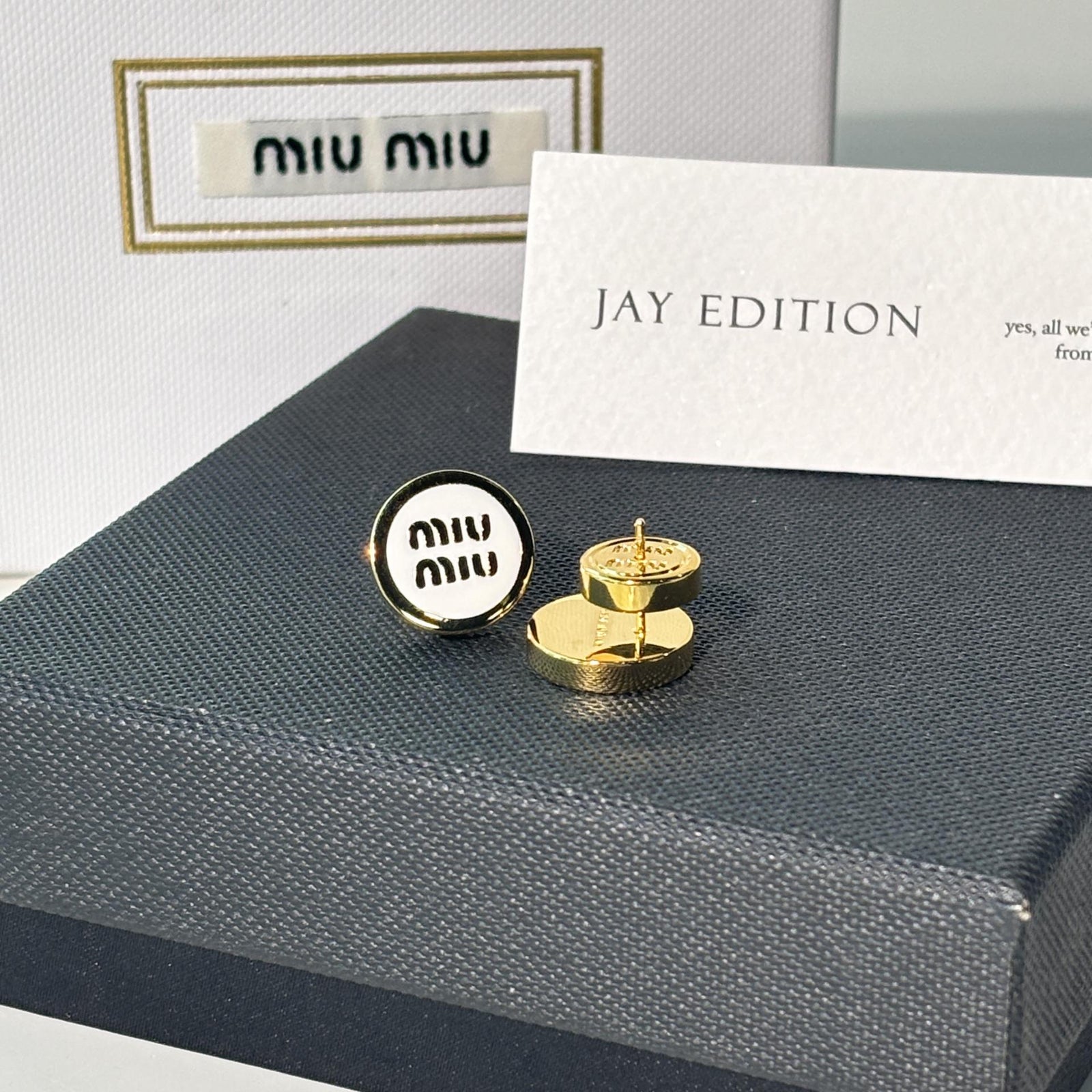 미우미우 에나멜 메탈 귀걸이