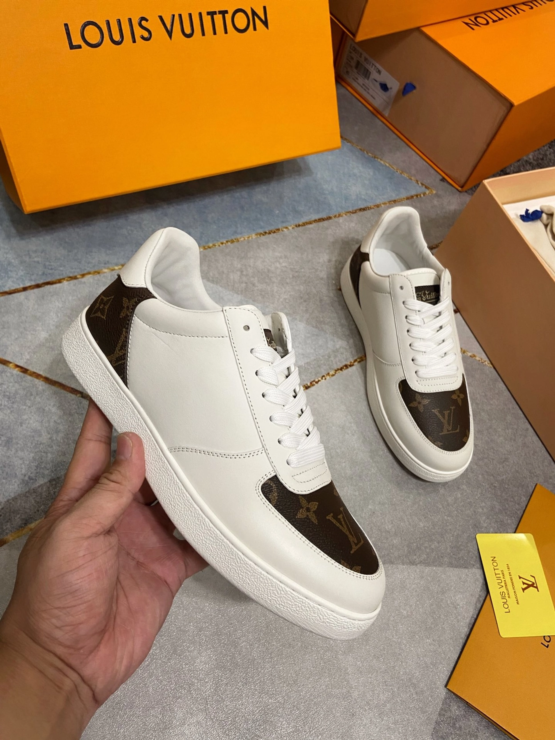 루이비통 리볼리 스니커즈