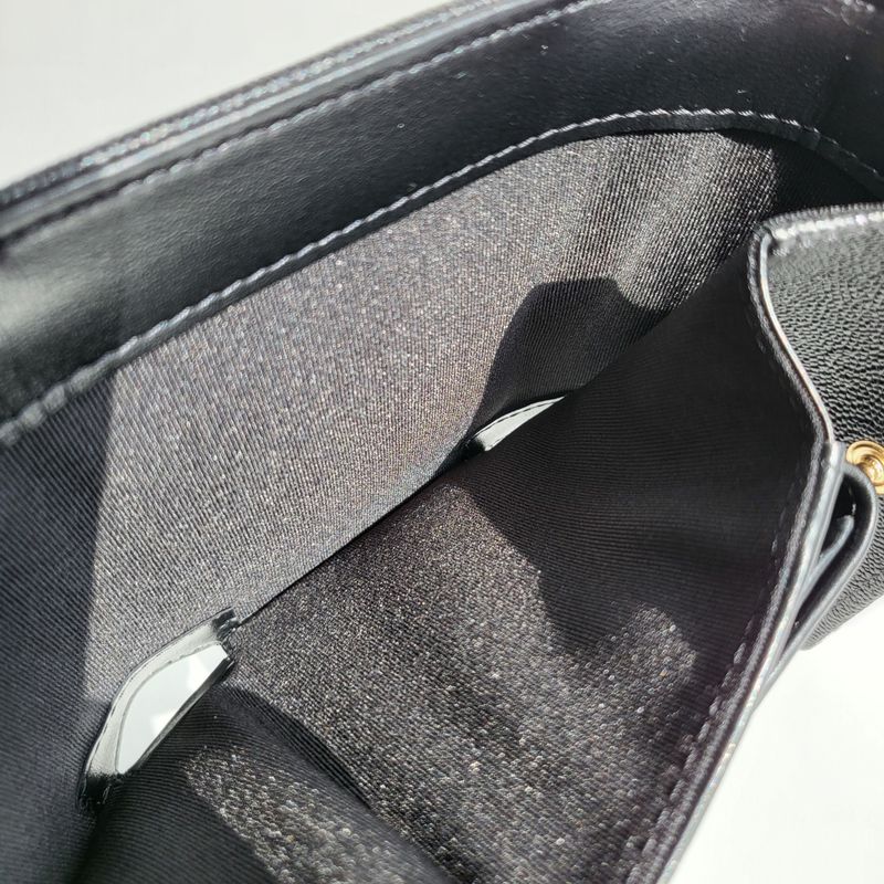 샤넬 보이 반지갑