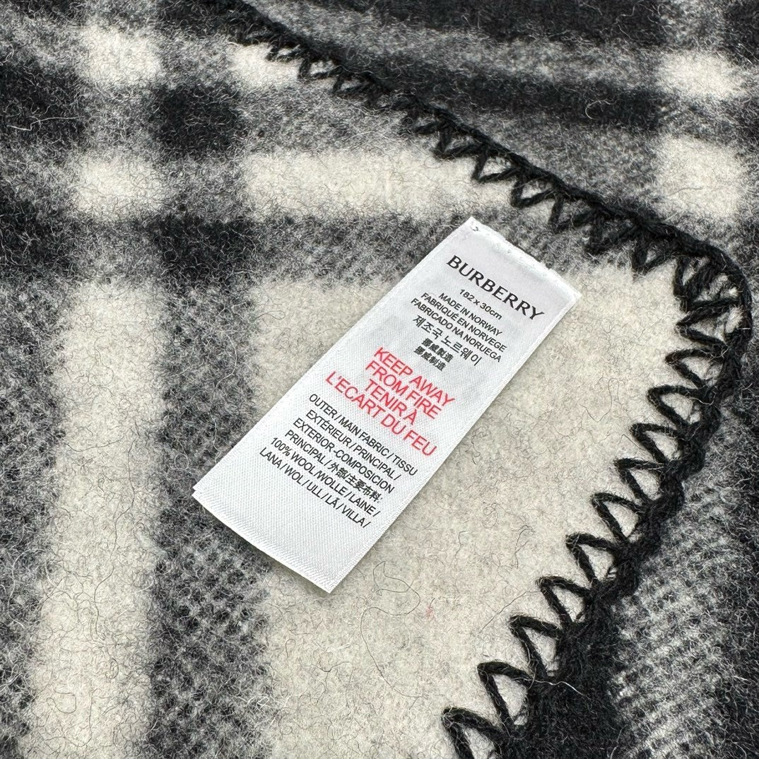 해외재고) 버버리 머플러