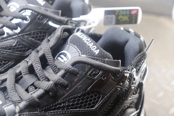 발렌시아가 러너 7 블랙 스니커즈