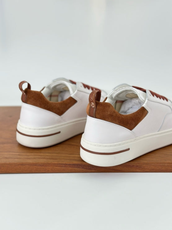 로로피아나 뉴포트 워크 스니커즈 화이트 블랙베리