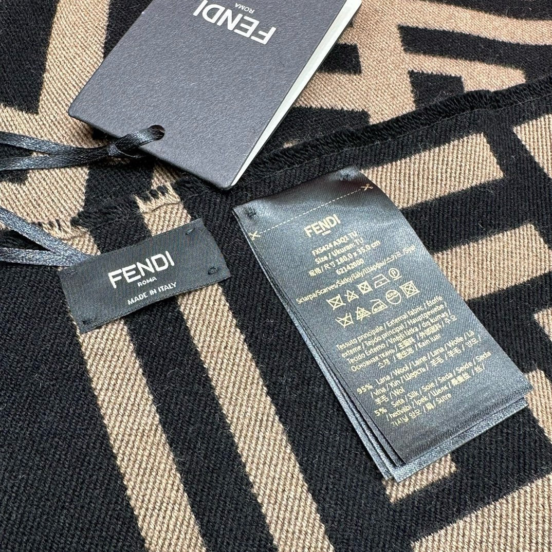 해외재고) 펜디 머플러