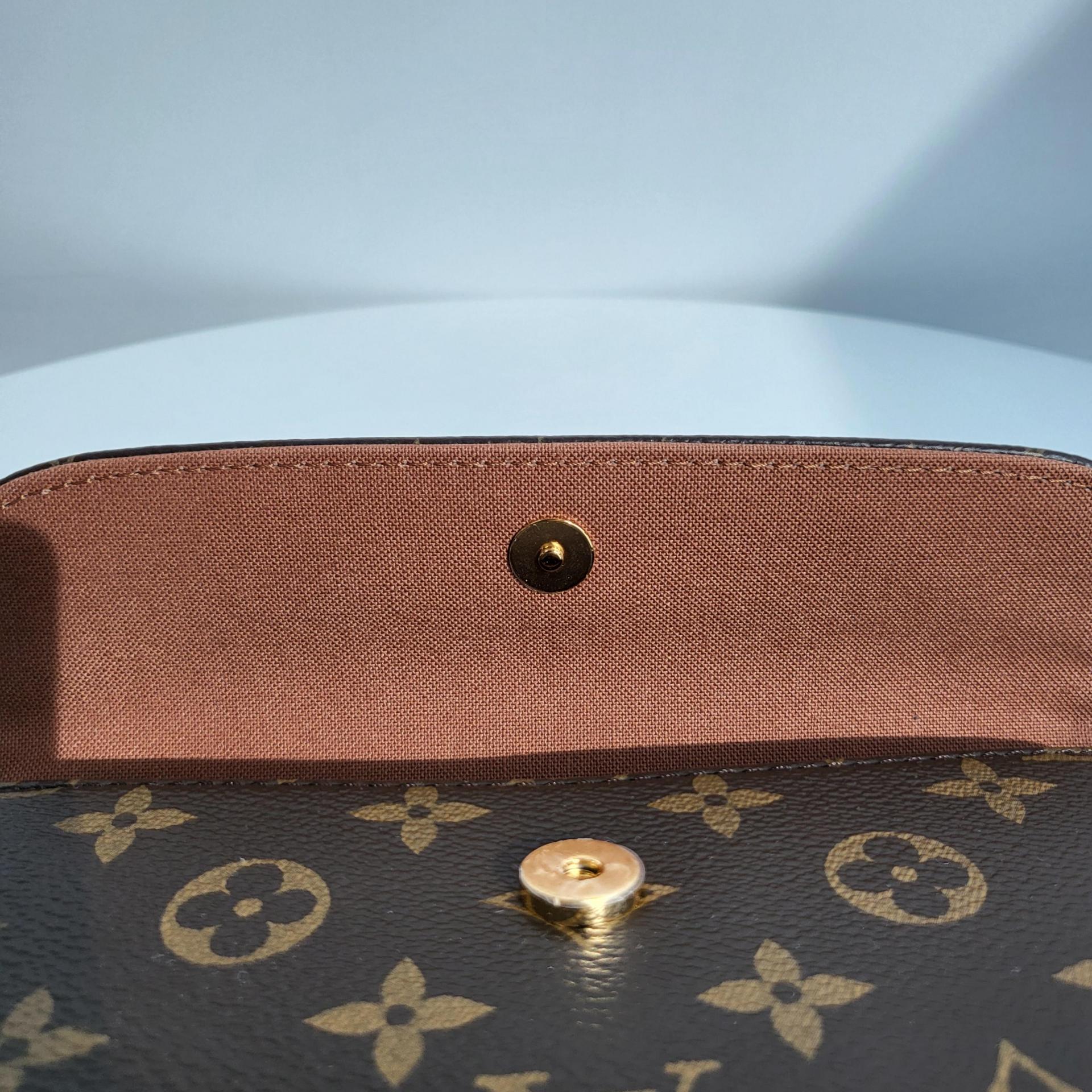 루이비통 아이비 WOC