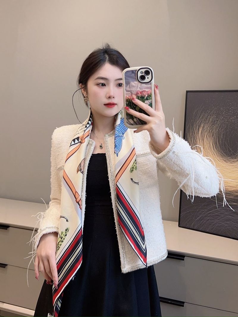 에르메스 쿠베튀르 에 테뉘 드 주르 포에버 스카프