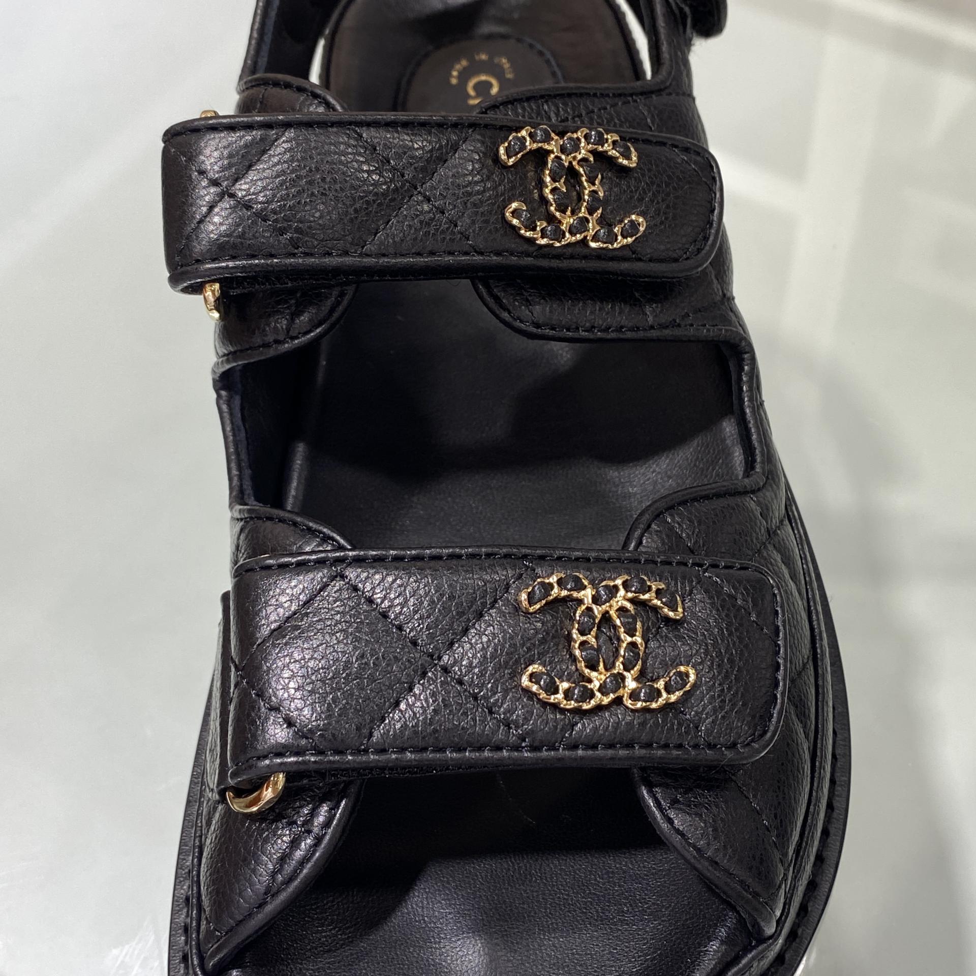 샤넬 크루즈 벨크로 가죽 샌들