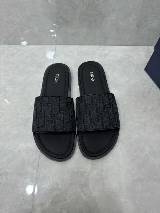 디올 오블리크 슬리퍼