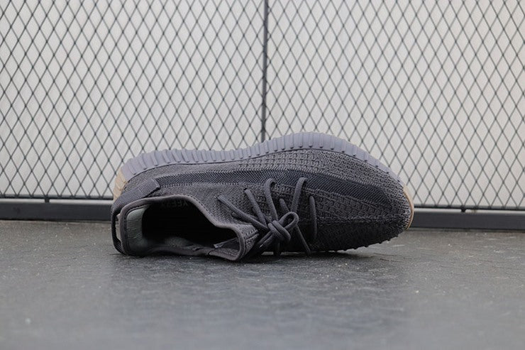 YEEZY 350 V2 신더
