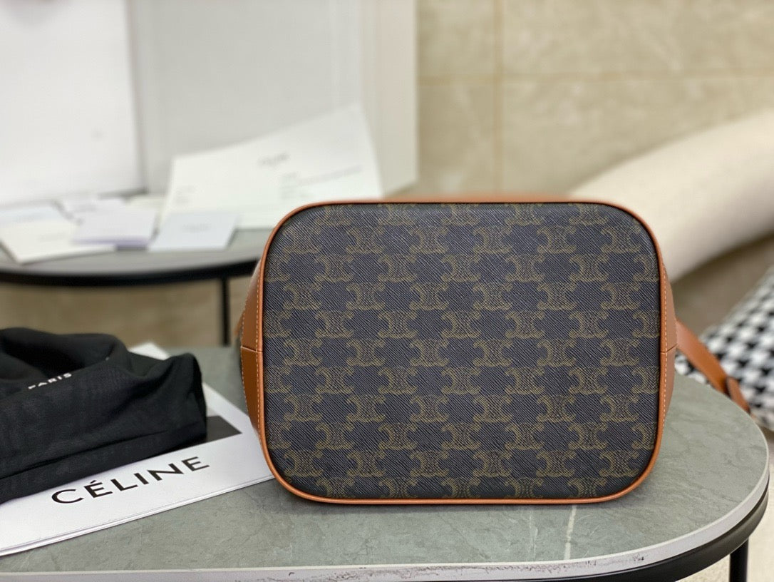 셀린느 트리옹프 버킷백 미디움