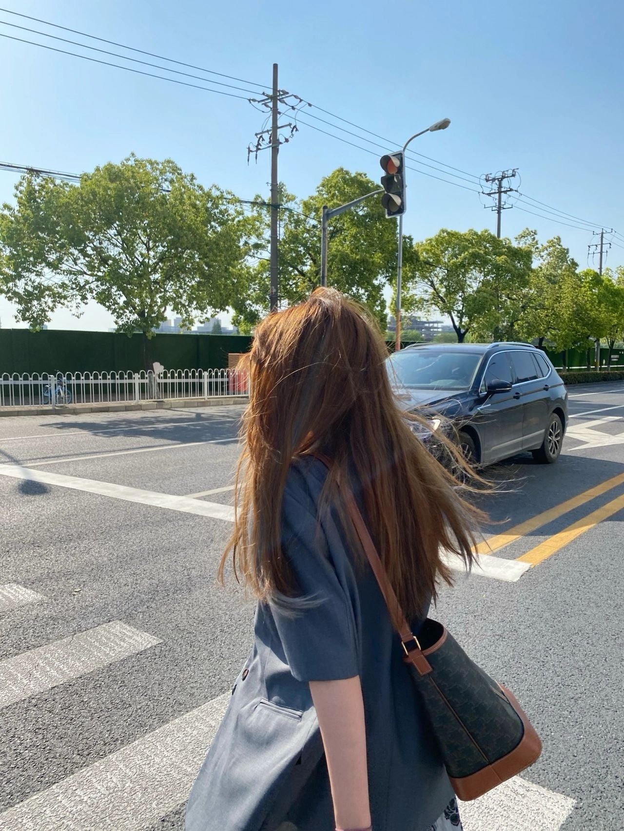 셀린느 트리옹프 버킷백 미디움