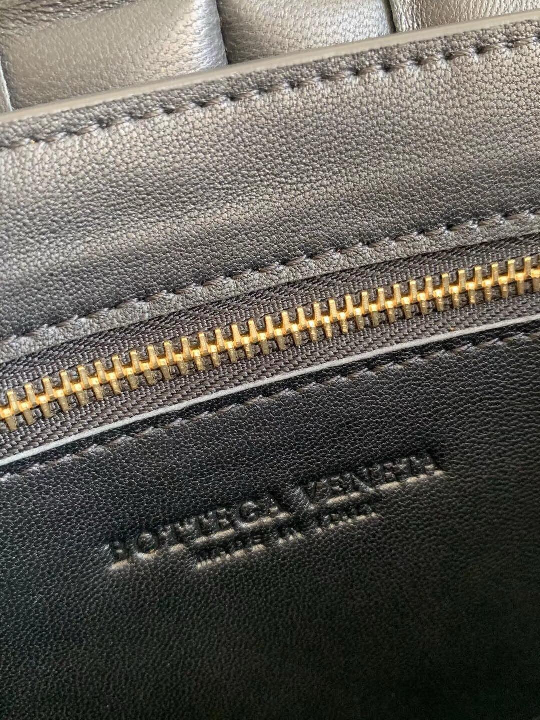 보테가 베네타 패딩 카세트백