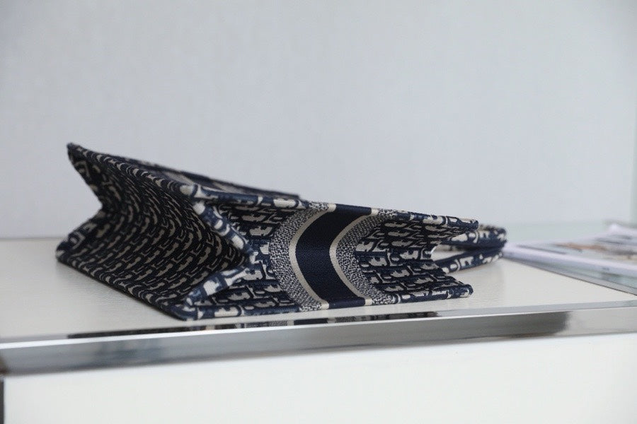 디올 오블리크 북 토트백 미디움