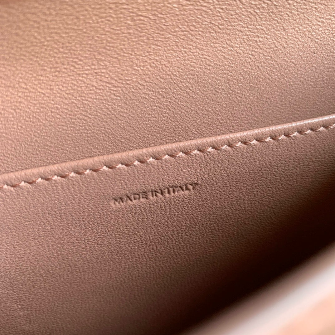 셀린느 박스백 틴