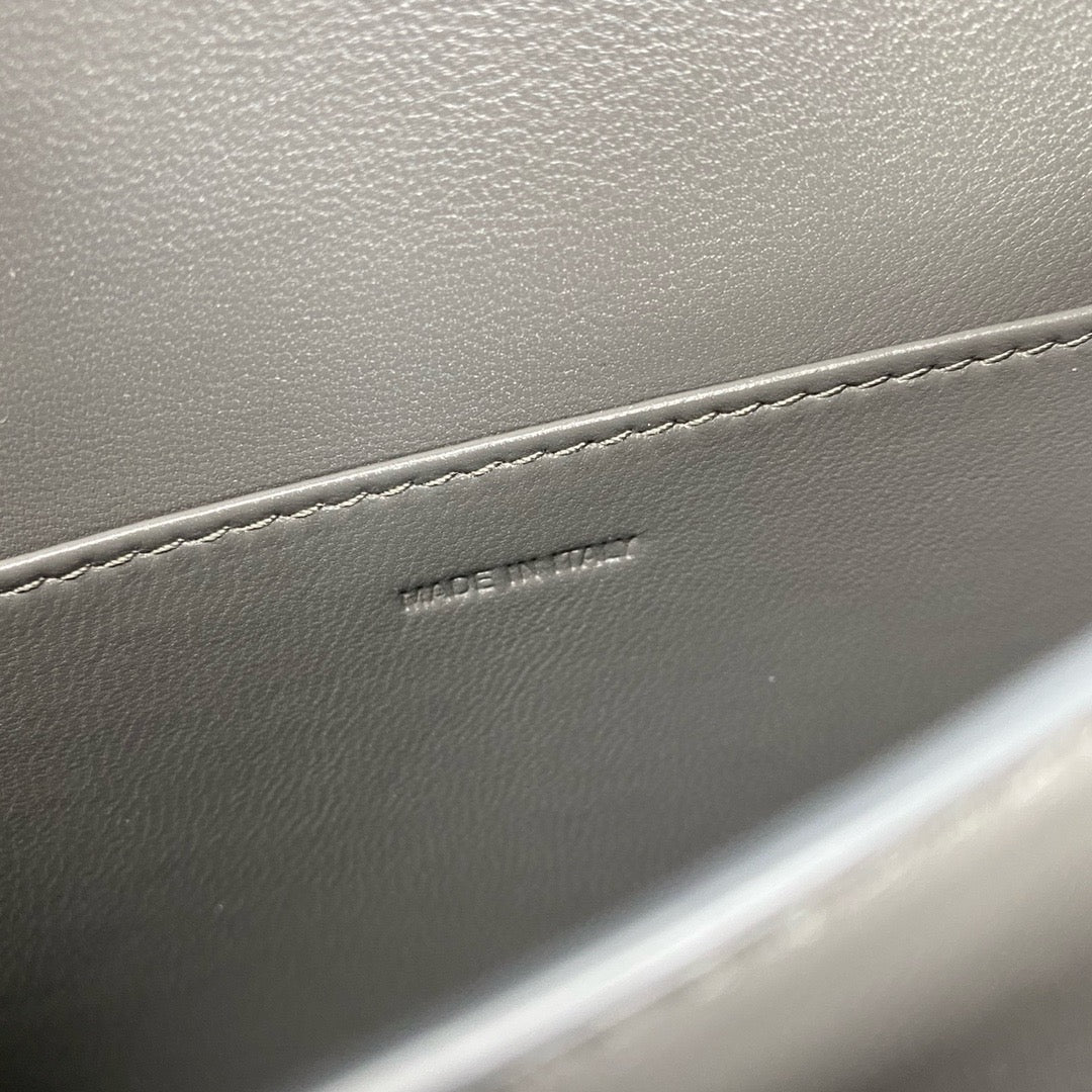 셀린느 박스백 틴