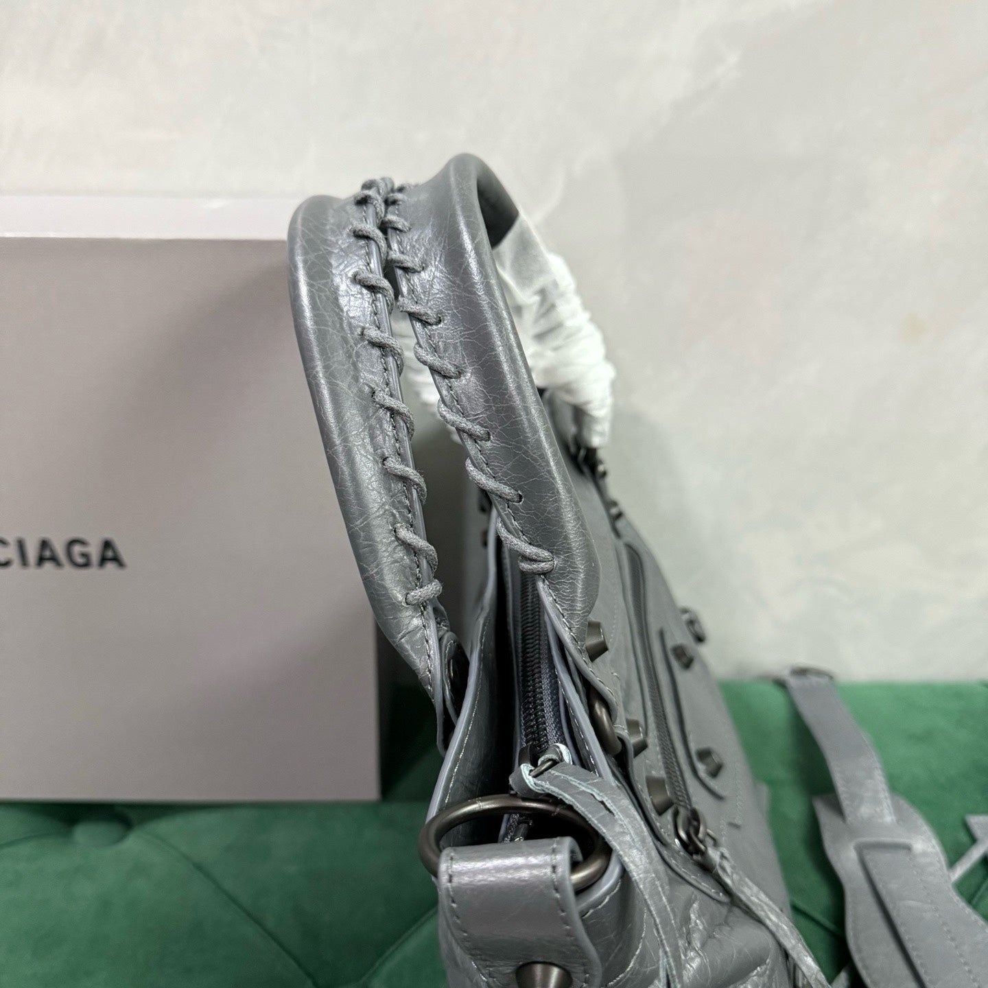 발렌시아가 르 시티 퍼스트 백