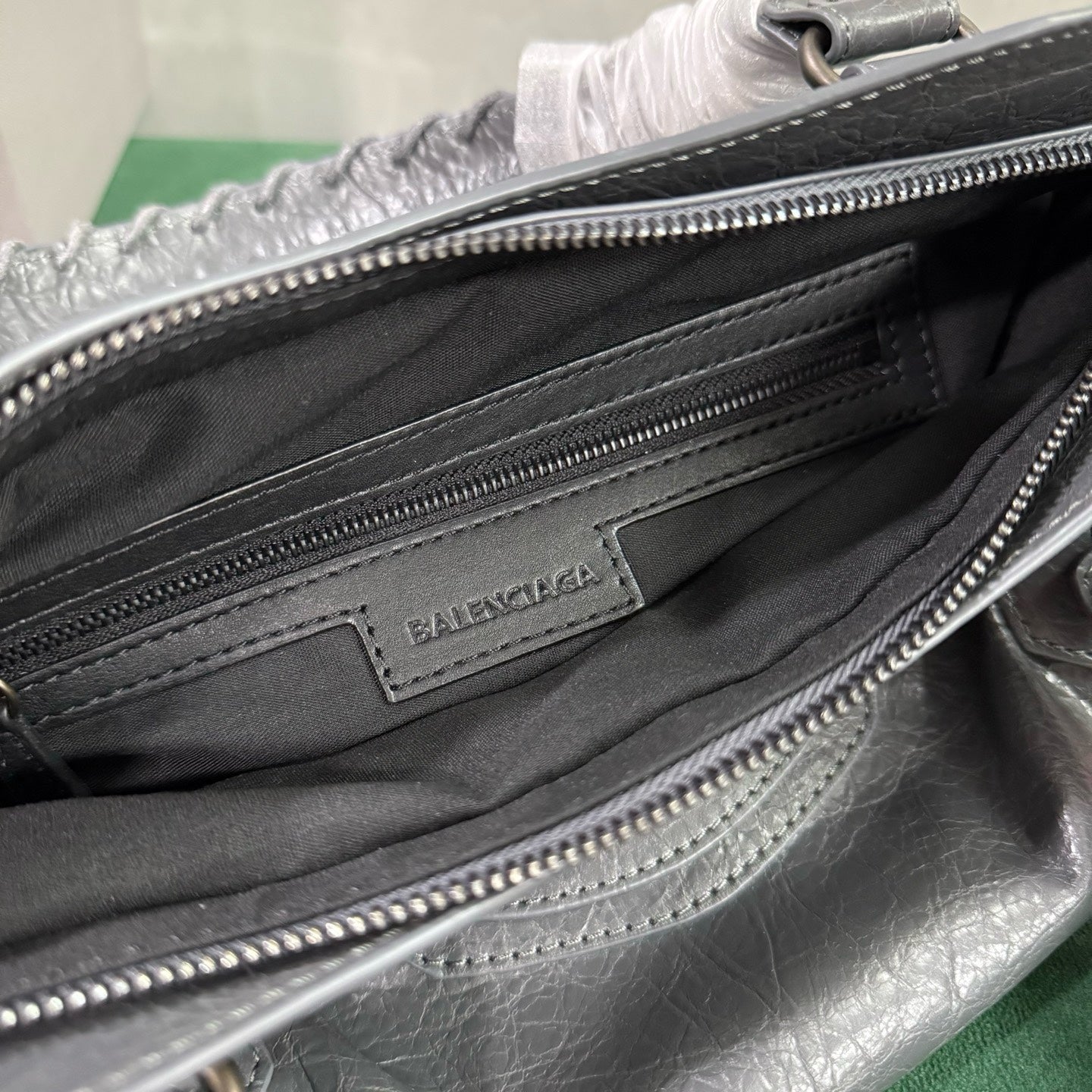 발렌시아가 르 시티 퍼스트 백