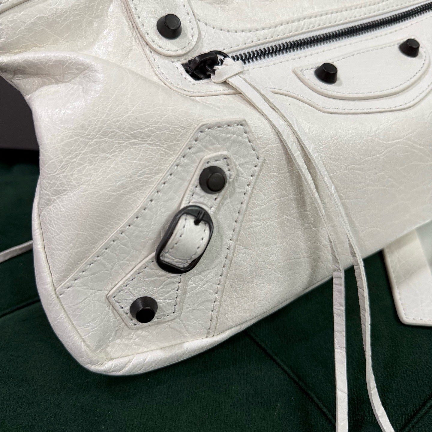 발렌시아가 르 시티 퍼스트 백