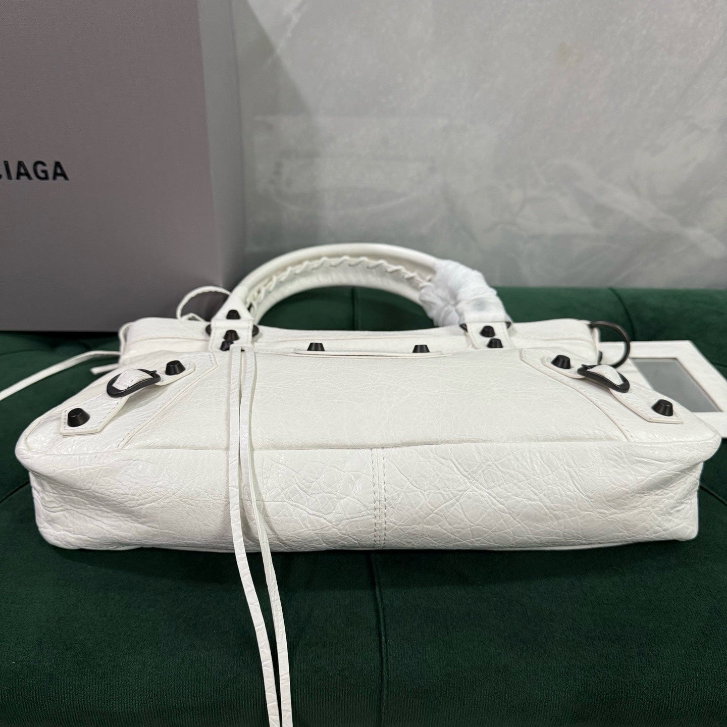 발렌시아가 르 시티 퍼스트 백