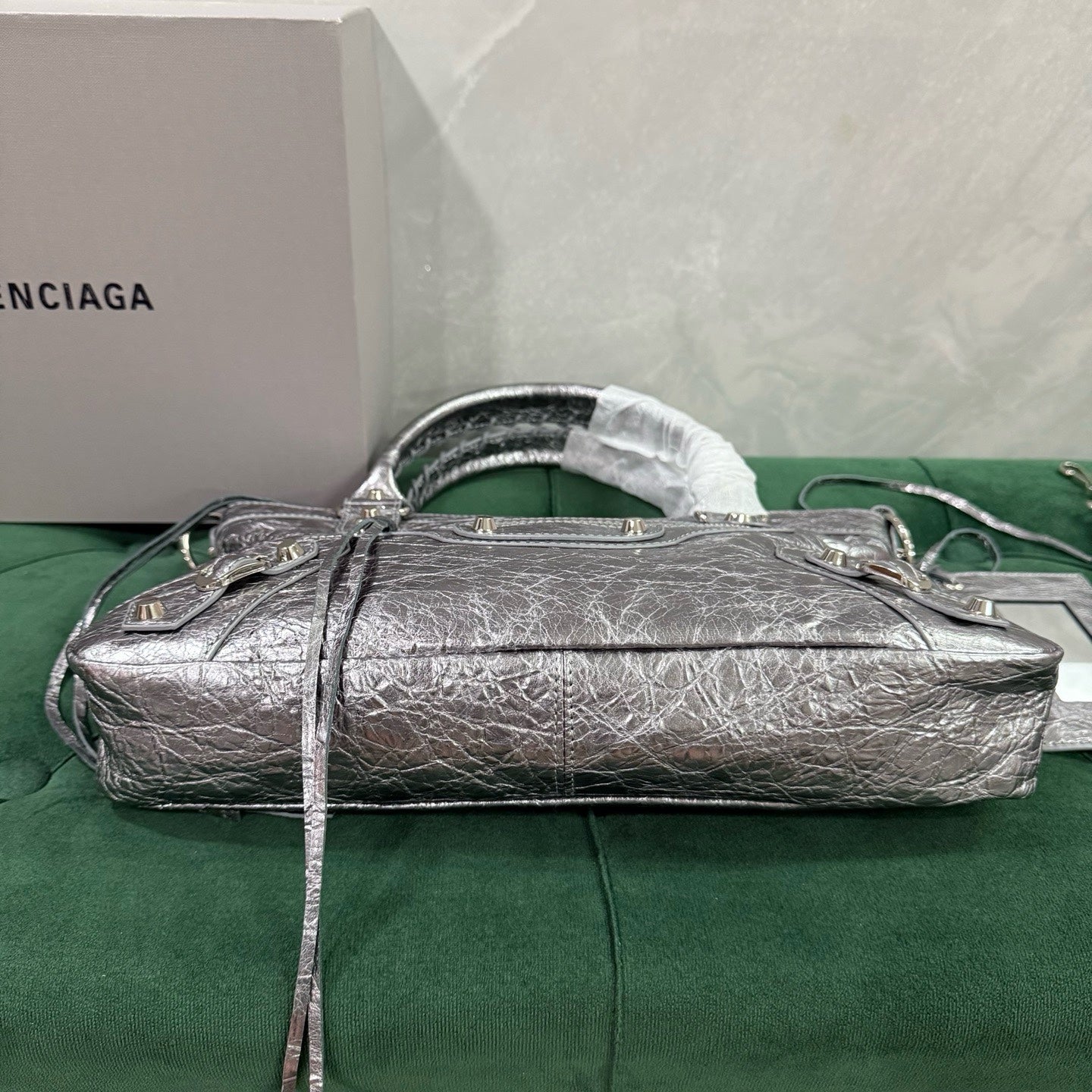 발렌시아가 르 시티 퍼스트 백