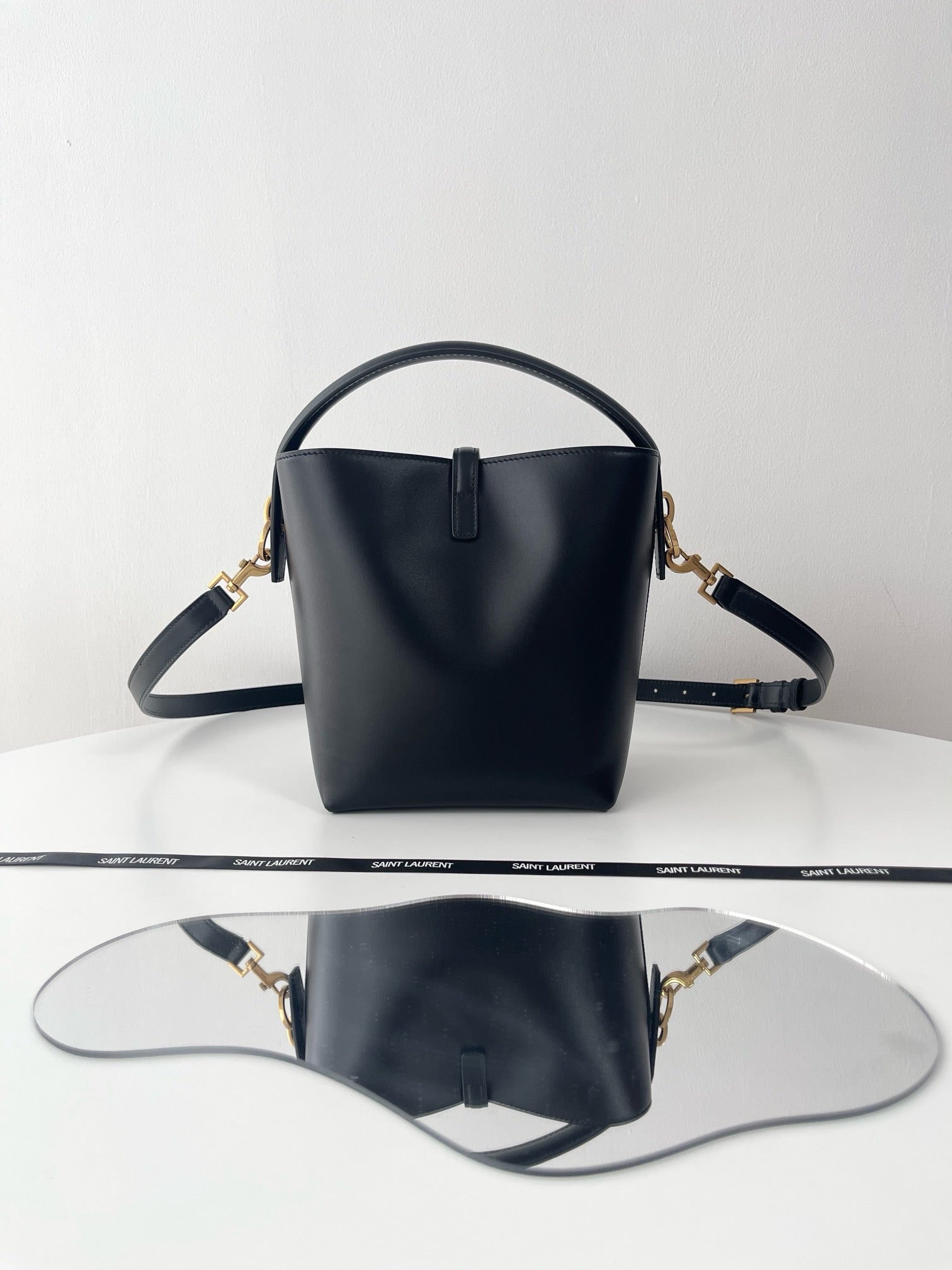 생로랑 LE 37 버킷백 스몰