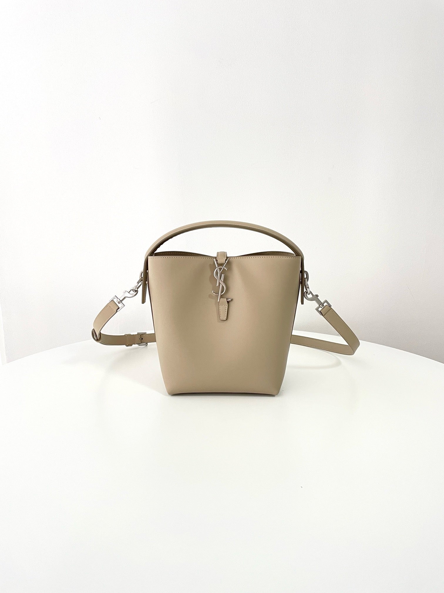 생로랑 LE 37 버킷백 스몰