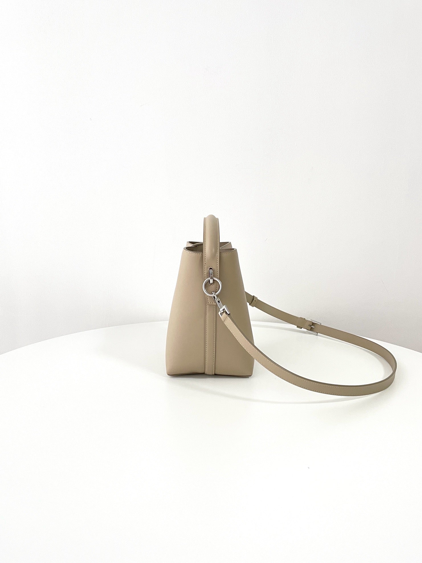 생로랑 LE 37 버킷백 스몰