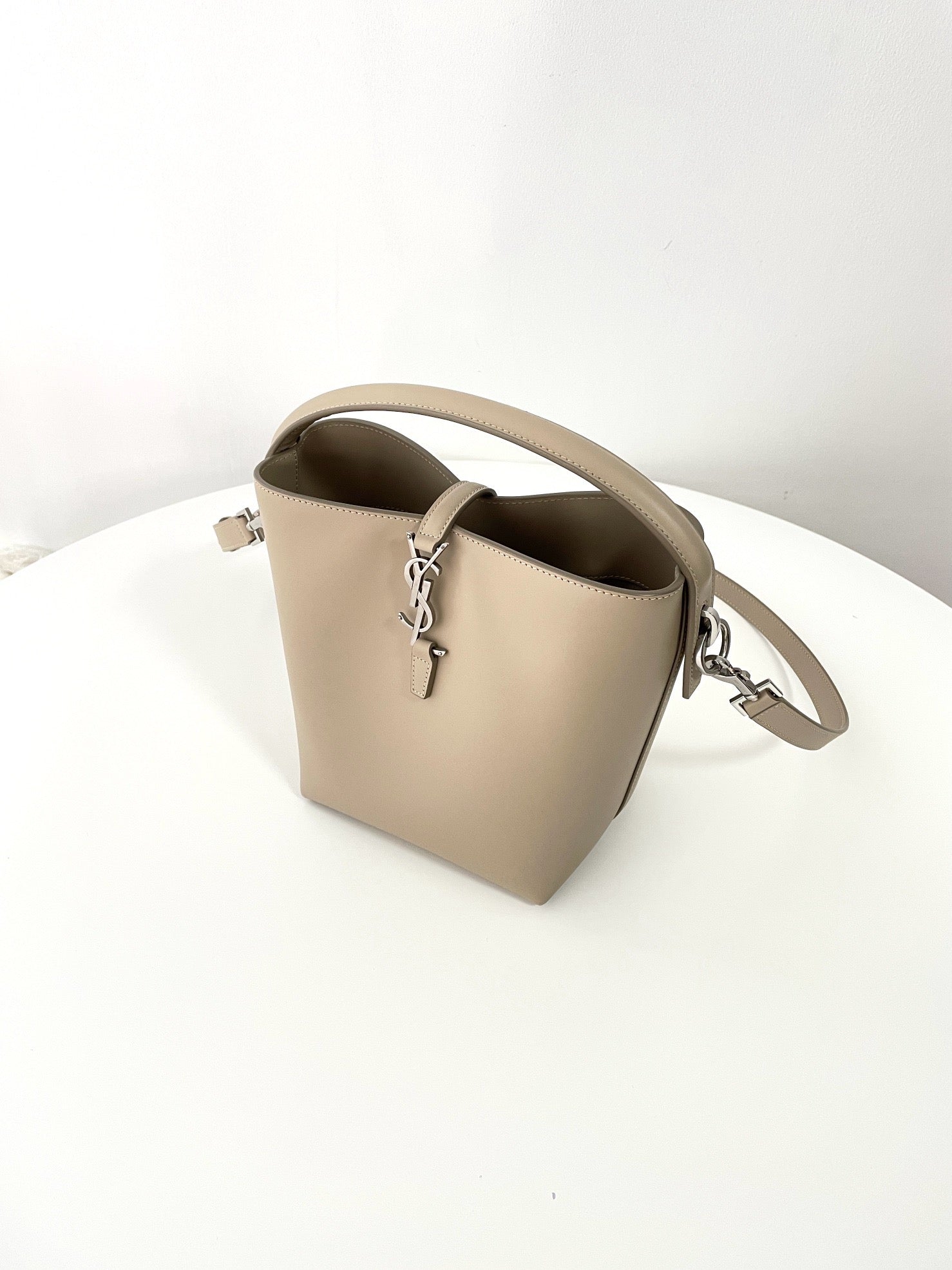 생로랑 LE 37 버킷백 스몰