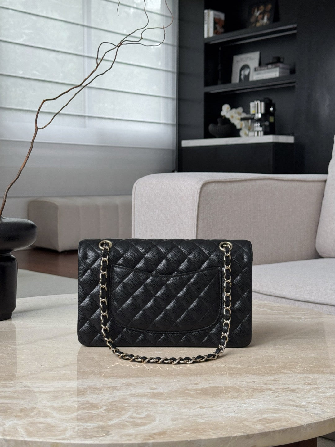 샤넬 클래식 플랩백 미디움 캐비어