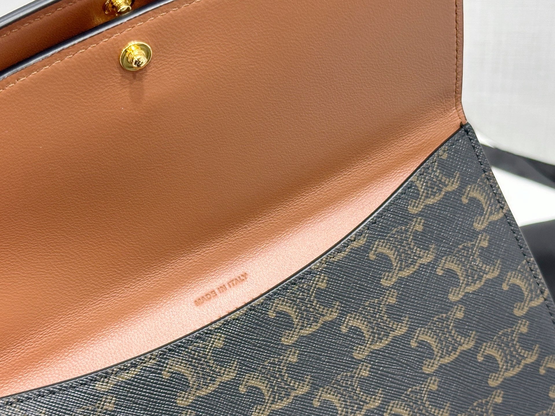 셀린느 듀오 스트랩 지갑