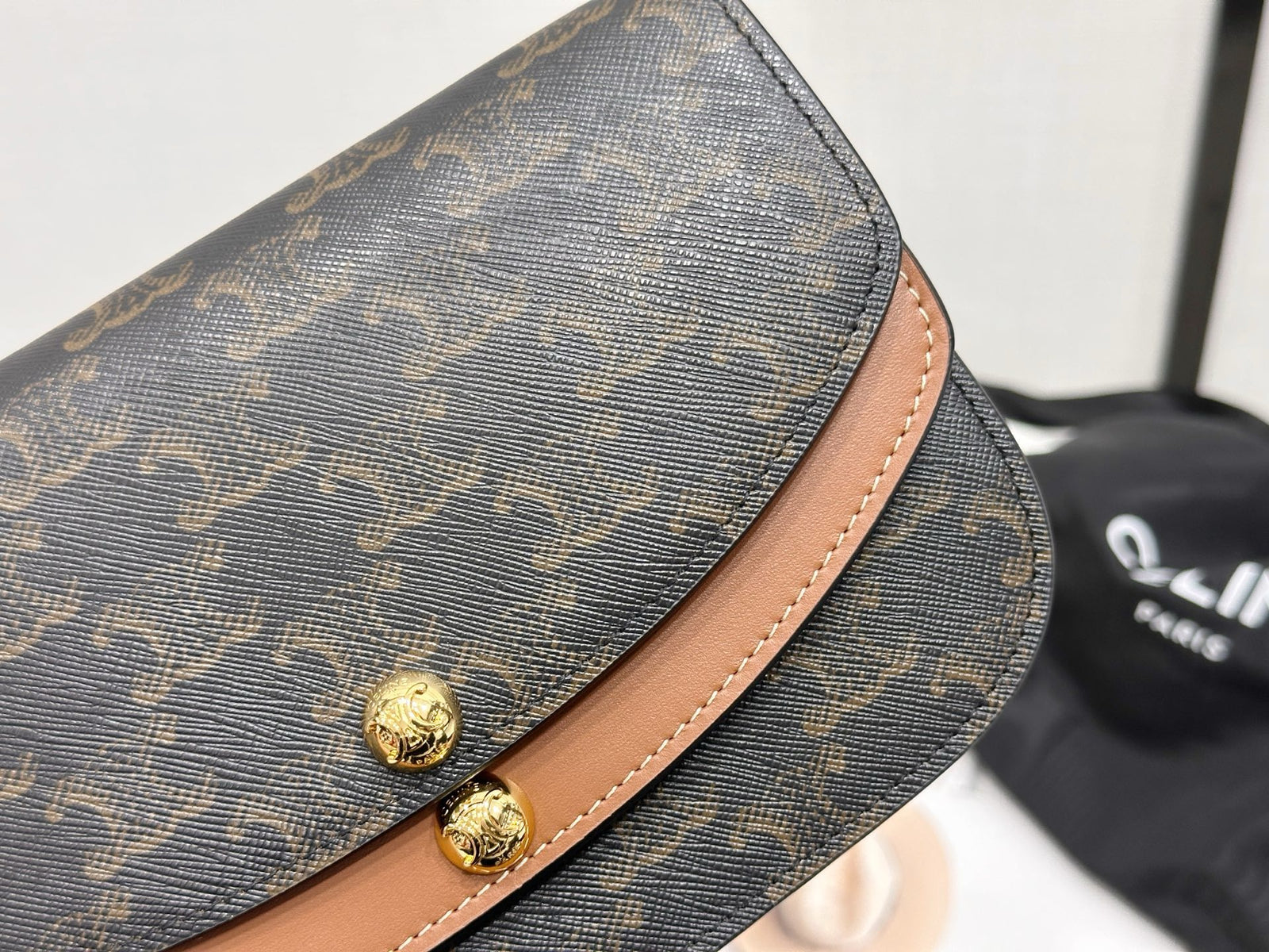 셀린느 듀오 스트랩 지갑