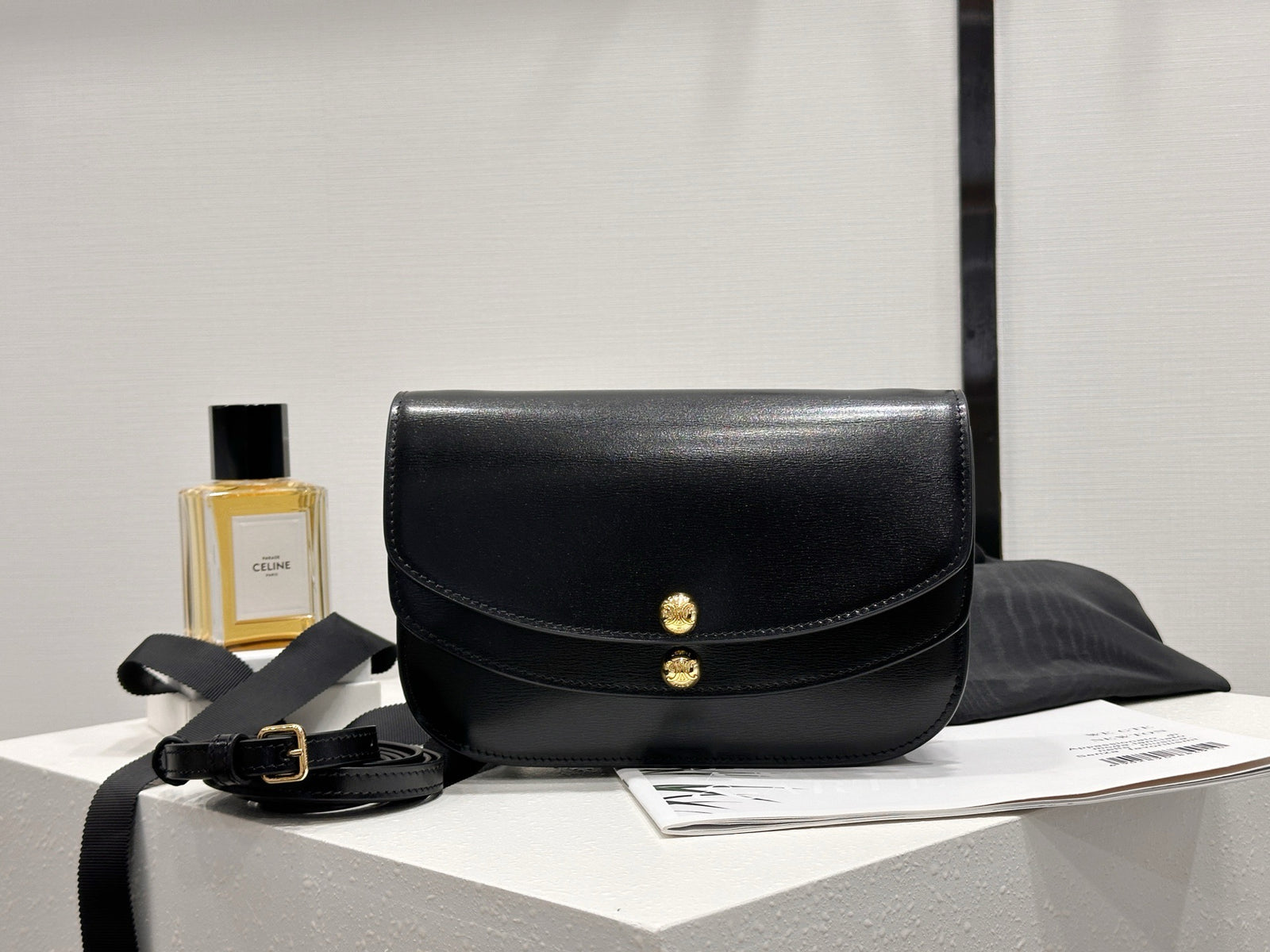 셀린느 듀오 스트랩 지갑