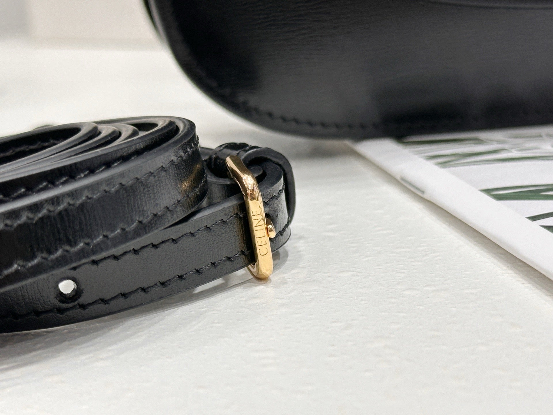 셀린느 듀오 스트랩 지갑